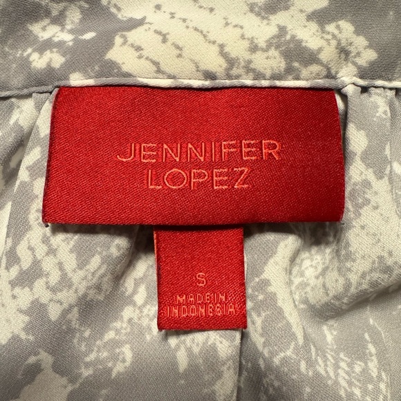 JLO Snake Print Pop Over Blouse Size S - Picture 6 of 6